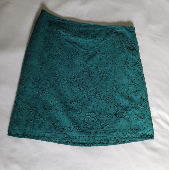 NWT Mini Skirt ❤ - Picture 2 of 6